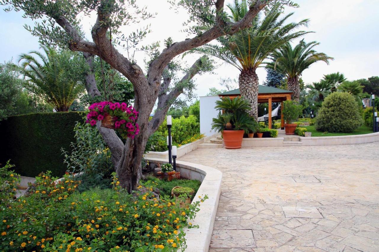 לינה וארוחת בוקר צ'לייה מספיקה Trullo Al Monte מראה חיצוני תמונה